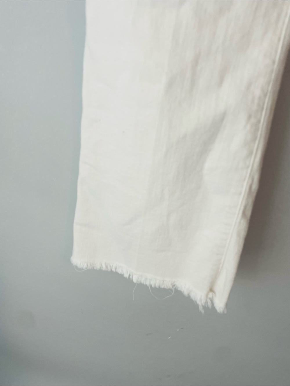 L’AGENCE White Cropped Raw-Hem Jeans - Picture 6 of 6